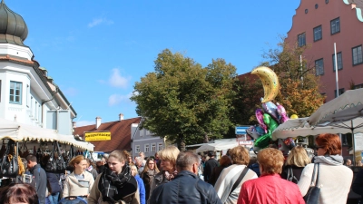 Auf strahlendes Herbstwetter hoffen die Besucher am Marktsonntag. (Foto: Linda Sondermann)