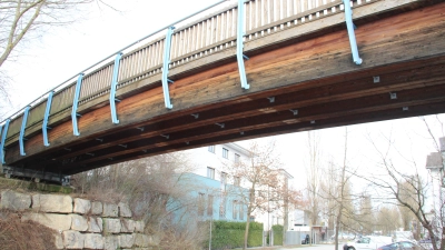Ein Abbruch der gesamten Honzbrücke ist nicht vorgesehen, teilte die Gemeinde mit. (Foto: job)