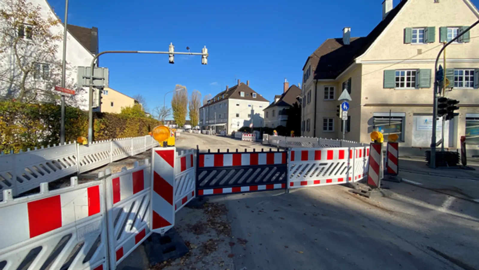 Die Ludwig-Thoma-Straße soll wie geplant zu Weihnachten wieder freigegeben werden. (Foto: Stadtwerke Dachau)