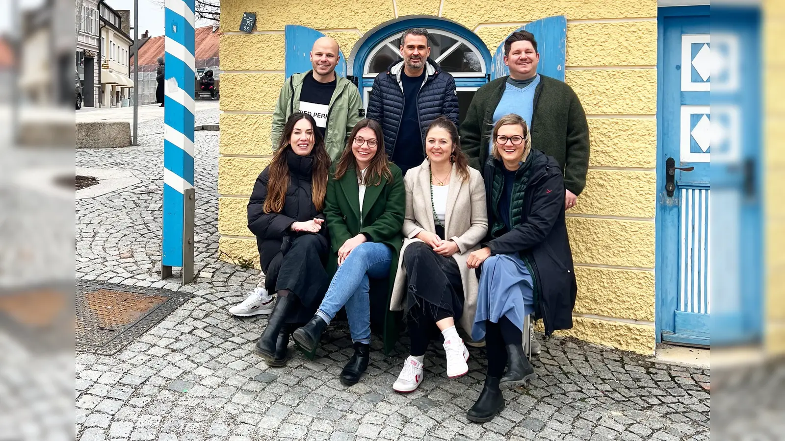 Junge Händler und Gastronomen wollen im Schulterschluss gemeinsam positive Akzente setzen. Hinten von links: Alexander Schmid, Ralf Weimer, Andreas Friedlein; vorne von links: Nadine Diepold, Maria Auer, Jennifer Stolle und Annika Hauß. (Foto: Dachau handelt)
