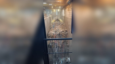 Der Müllbunker im Abfallheizkraftwerk Geiselbullach.  (Foto: Kommunale Abfallwirtschaft)