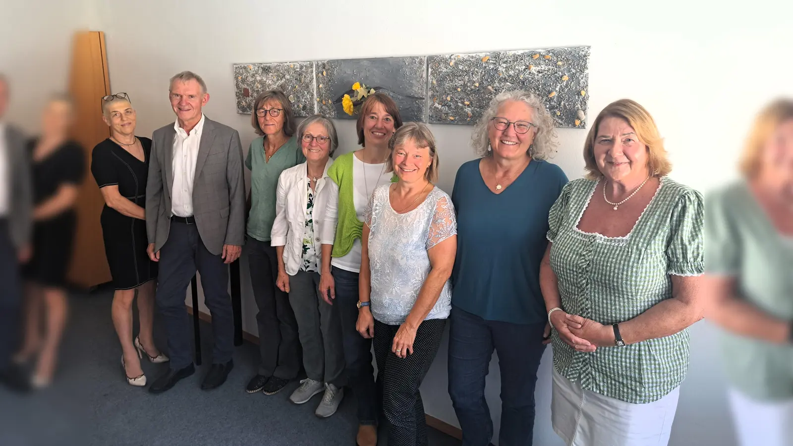 Eva Gottstein (re) zu Gast beim Elisabeth Hospizverein Dachau e.V. (Foto: Geschäftsstelle Eva Gottstein)