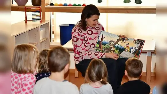 Katrin Staffler (MdB) hatte viel Spaß beim Vorlesen und ihr Publikum auch. (Foto: FWS)