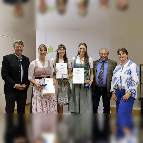 LfL-Präsident Stefan Sedlmayer, Ina Schmitt, Franziska Dorfmeister, Verena Schwinghammer, Günther Schex und Claudia Kühn-Heydrich. (Foto: Birgit Gleixner, LfL)