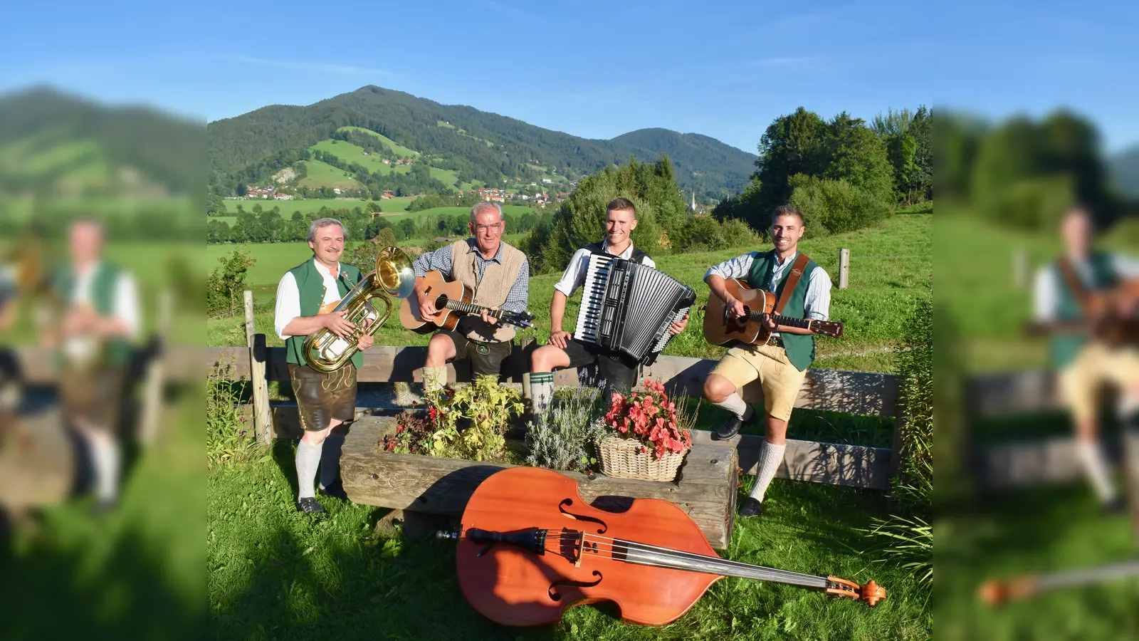 Die HuabaoimMusi unterhält beim Weinfest. (Foto: Peter Herrnberger )