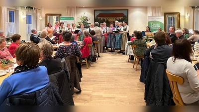Bei der Weihnachtsfeier der Landfrauen wurden Lieder des Evangelisten Lukas vorgetragen (Foto: BBV Dachau)