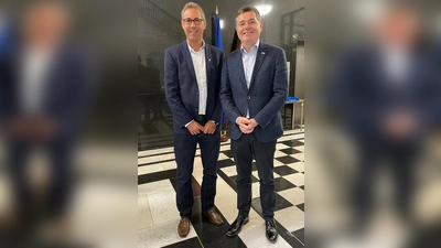 Michael Schrodi (li) mit dem irischen Finanzminister Paschal Donohoe in Dublin. (Foto: Wahlkreisbüro Schrodi)