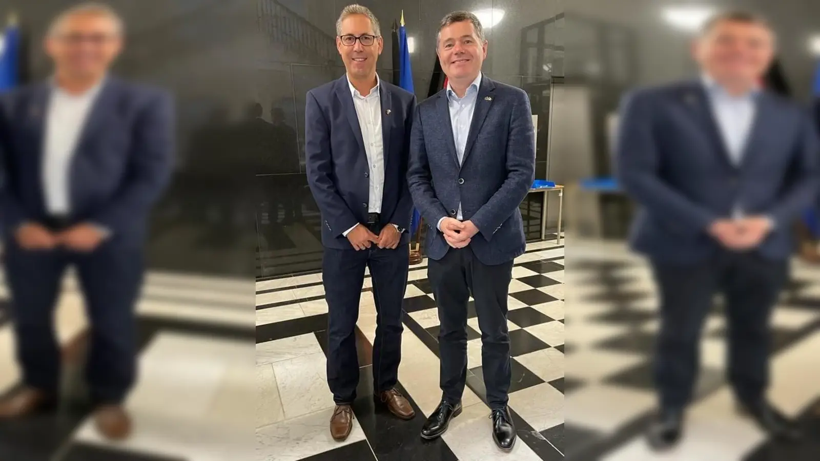 Michael Schrodi (li) mit dem irischen Finanzminister Paschal Donohoe in Dublin. (Foto: Wahlkreisbüro Schrodi)