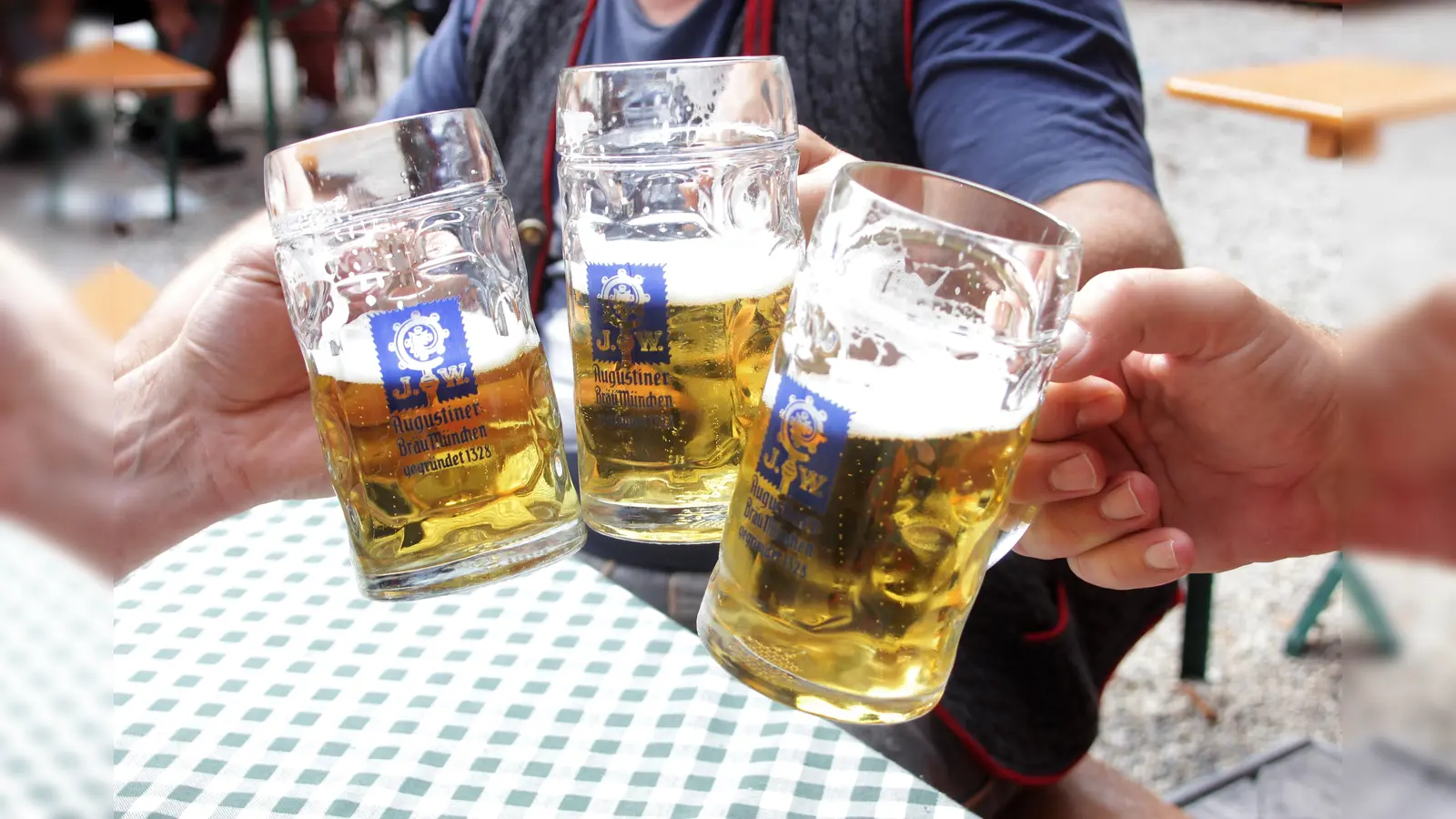 Auch 2023 und 2024 wird in Dachau mit Augustiner Bier angestoßen. (Foto: chk)