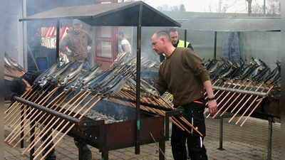 Am Karfreitag gibt es wieder Steckerlfisch. (Foto: Feuerwehr Markt Indersdorf)