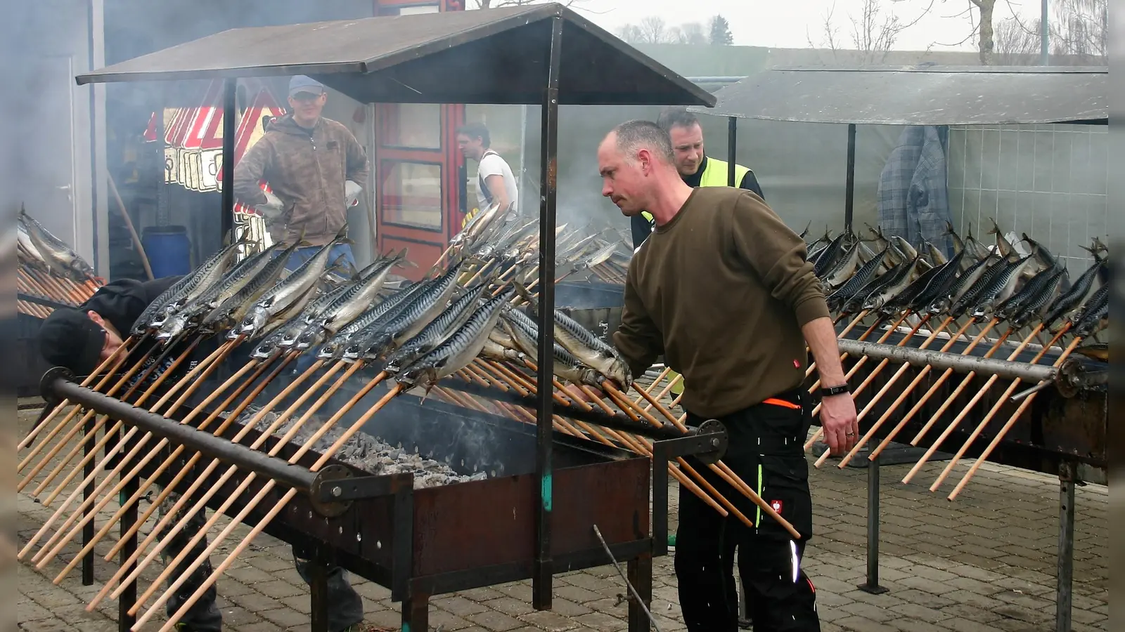 Am Karfreitag gibt es wieder Steckerlfisch. (Foto: Feuerwehr Markt Indersdorf)