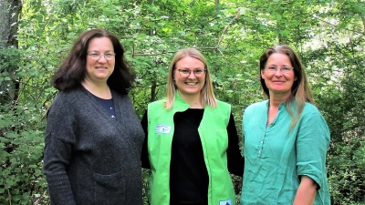 Esther Veges, Geschäftsführerin LPV Dachau, Gebietsbetreuerin Katharina Platzdasch und Petra Kotschi, Geschäftsführerin LPV Fürstenfeldbruck (von li). (Foto: Ampertal)