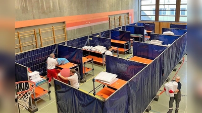 In rund 200 Einsatzstunden bauten die Rettungsdienste die Notunterkunft ab. (Foto: KFV Dachau)